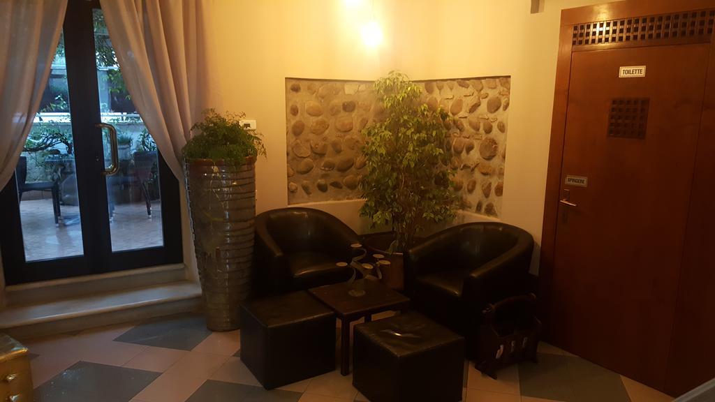 Boutique Hotel Corte Malaspina كاستلْنْيوفو ديل غارد المظهر الخارجي الصورة