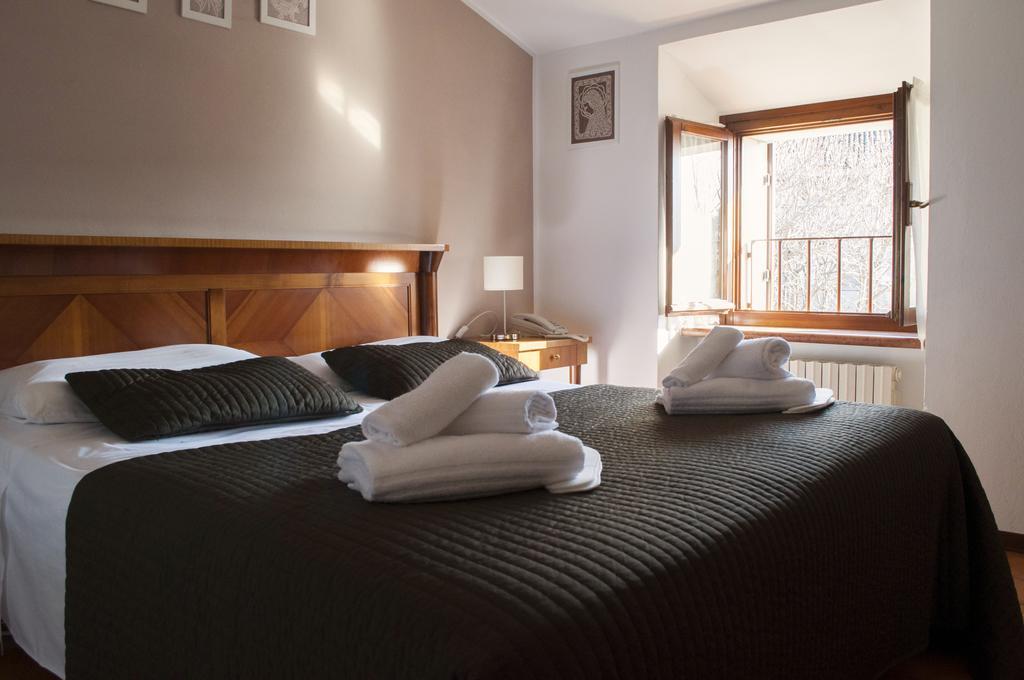 Boutique Hotel Corte Malaspina كاستلْنْيوفو ديل غارد المظهر الخارجي الصورة