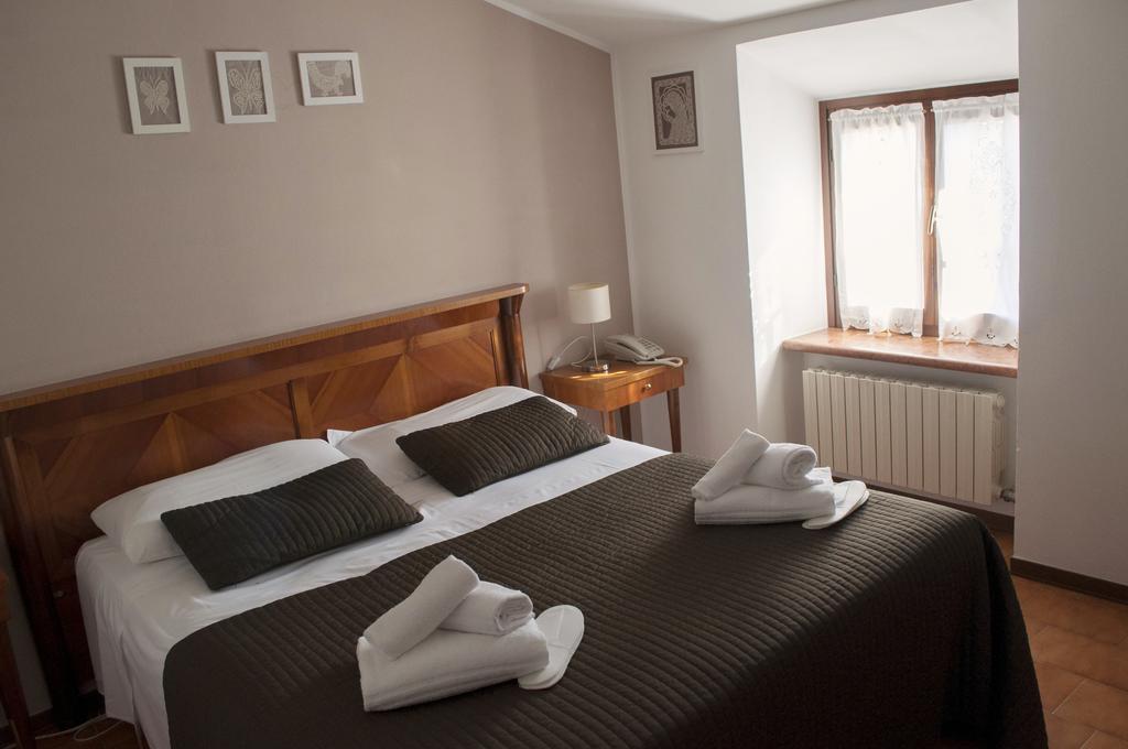 Boutique Hotel Corte Malaspina كاستلْنْيوفو ديل غارد المظهر الخارجي الصورة