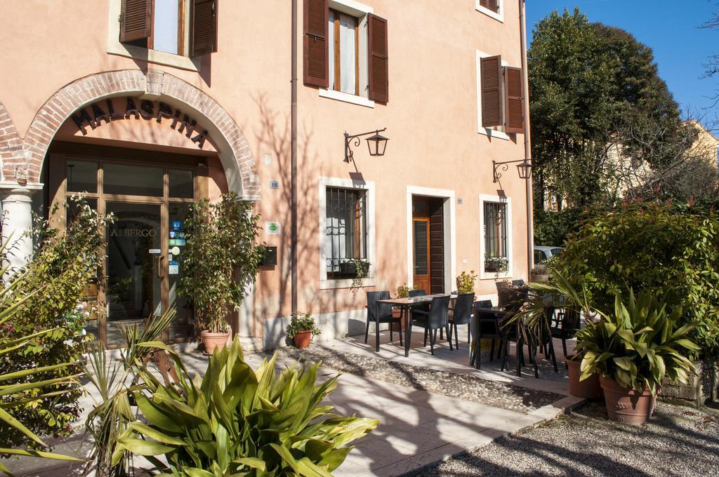 Boutique Hotel Corte Malaspina كاستلْنْيوفو ديل غارد المظهر الخارجي الصورة