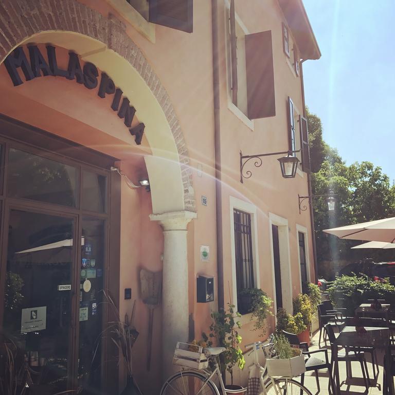 Boutique Hotel Corte Malaspina كاستلْنْيوفو ديل غارد المظهر الخارجي الصورة