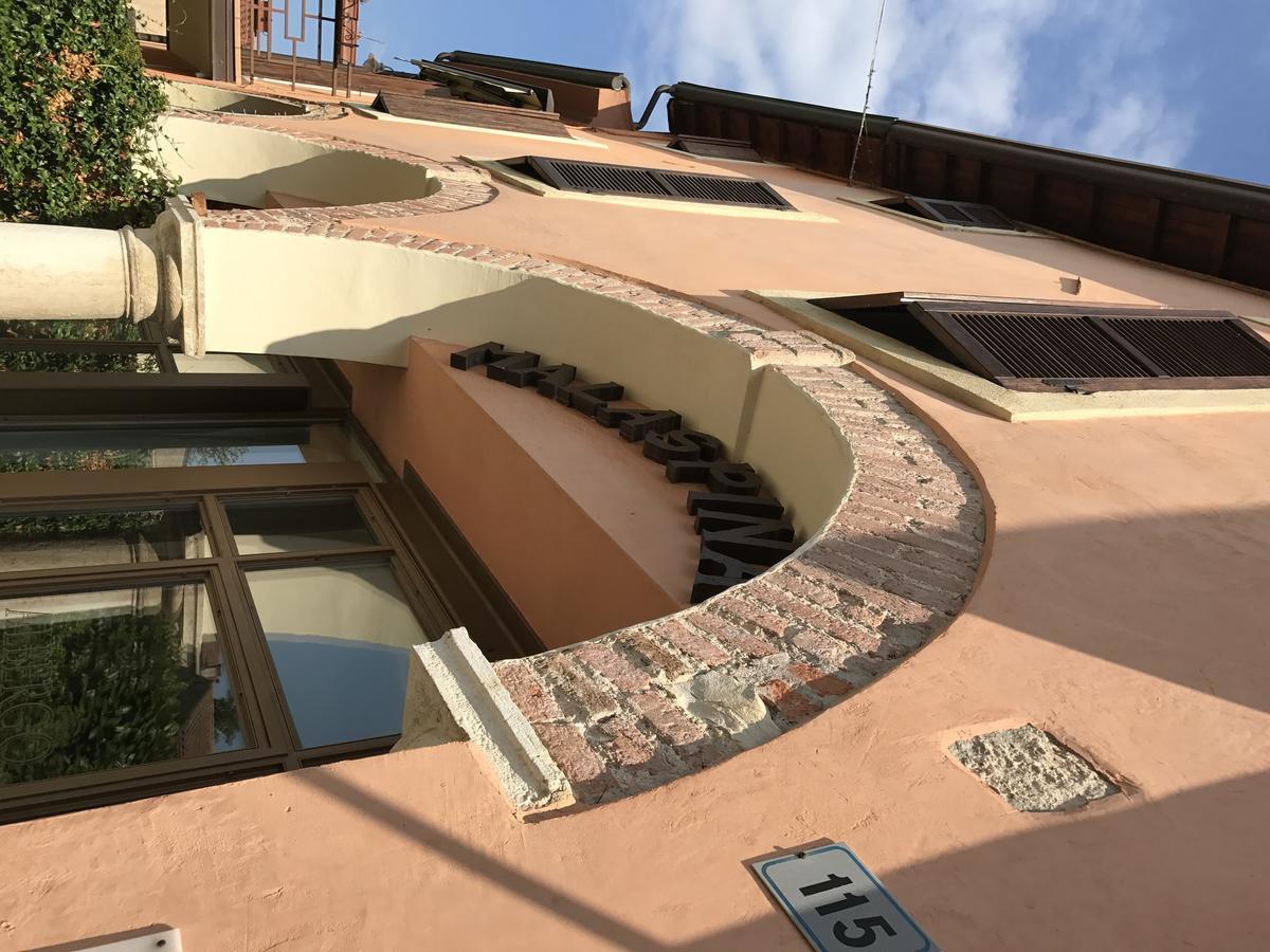 Boutique Hotel Corte Malaspina كاستلْنْيوفو ديل غارد المظهر الخارجي الصورة