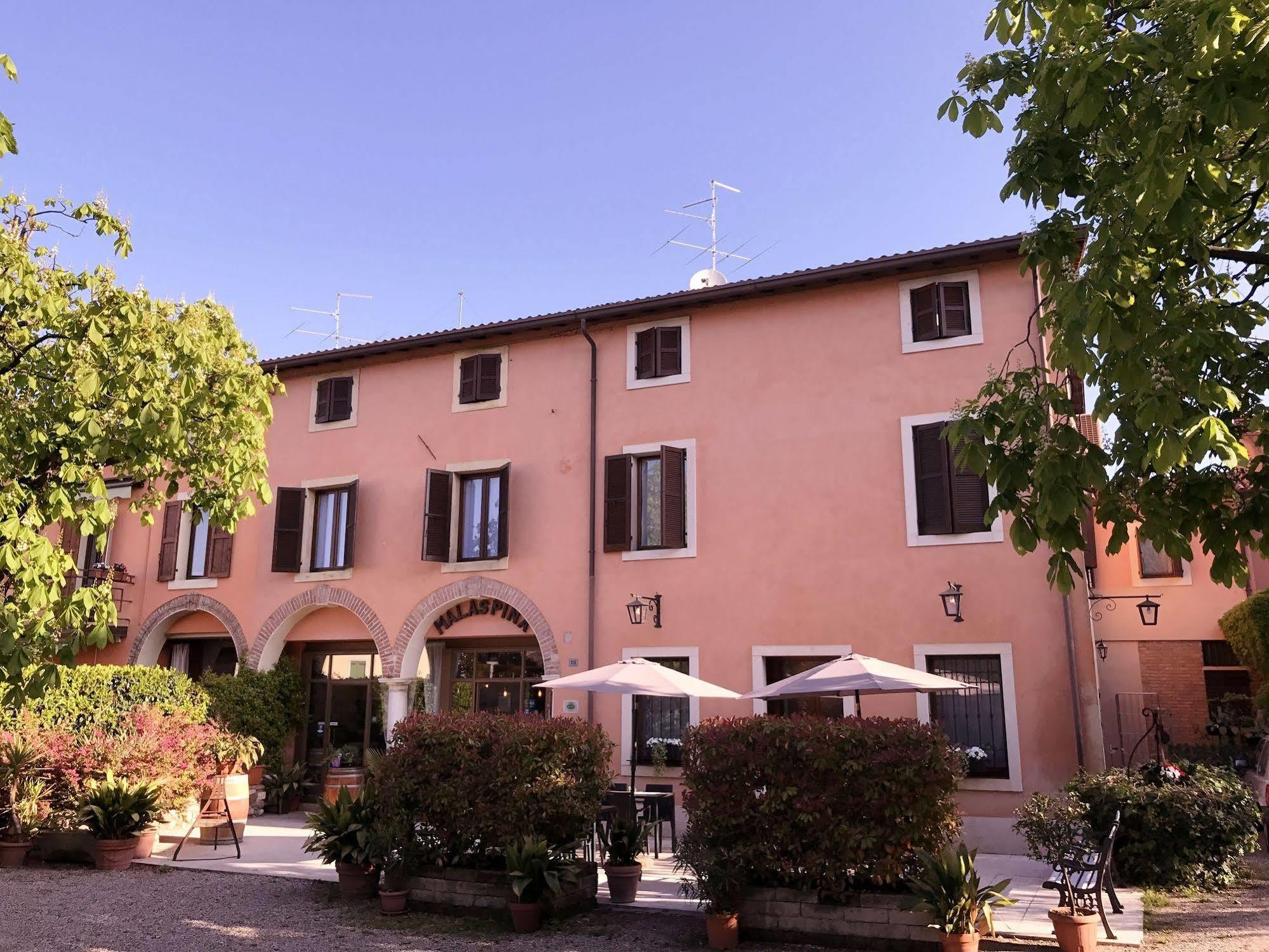 Boutique Hotel Corte Malaspina كاستلْنْيوفو ديل غارد المظهر الخارجي الصورة